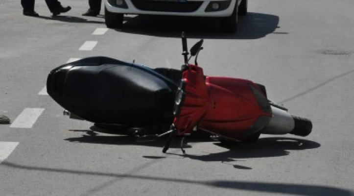 Mopedişti accidentaţi în Constanţa şi Lumina